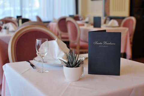 Santa Barbara Hotel, Restaurant