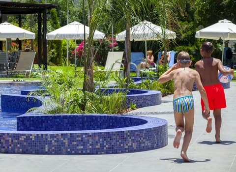 Kapetanios Odysseia Hotel, Outdoor pool