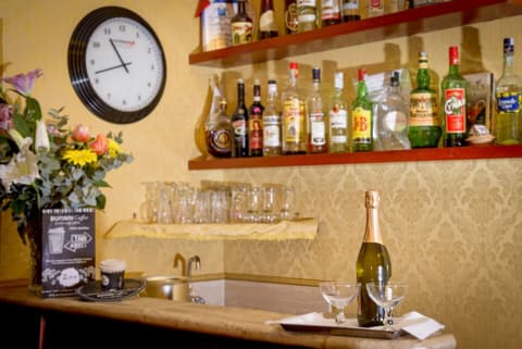 Hotel Emmaus, Bar (on property)