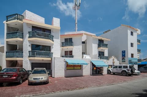 Hotel Imperial Laguna Faranda, Front of property