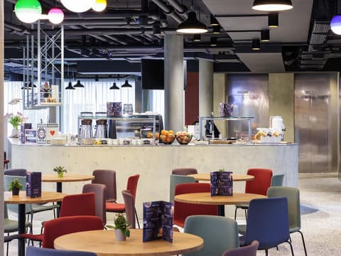 ibis Styles Bern City, Bar (on property)