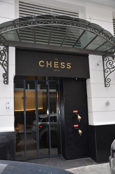 The Chess Hotel, Property entrance