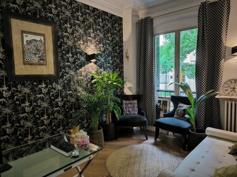 Hotel le Twelve, Reception