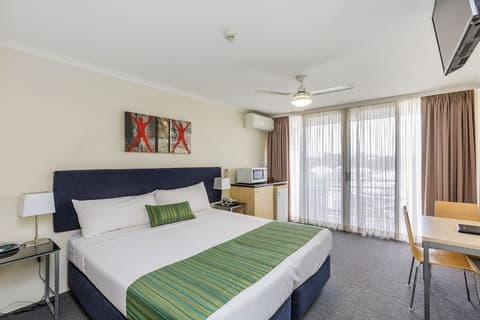 The Wellington Apartment Hotel, Room