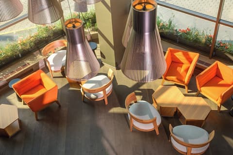 Holiday Inn Vilnius by IHG, Lobby sitting area