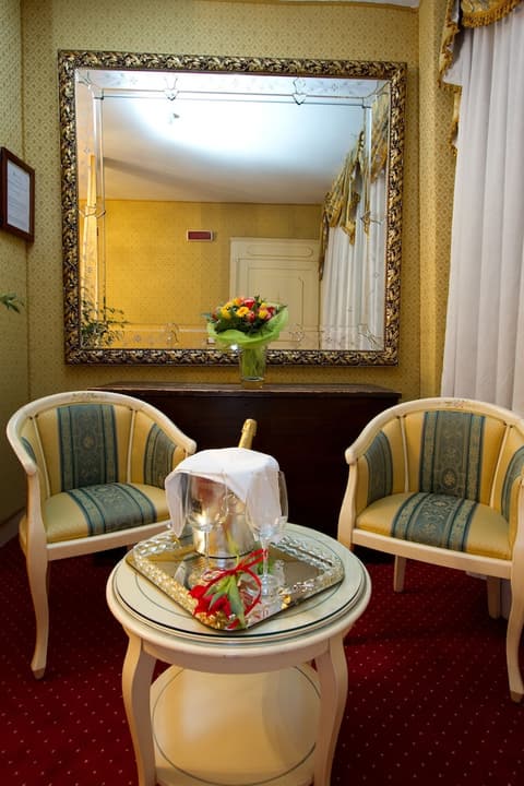 Hotel Conterie, Lobby sitting area