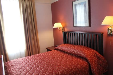 James Bay Inn Hotel & Suites, Room