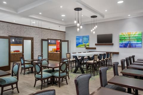 Hampton Inn by Hilton Kamloops, Breakfast area