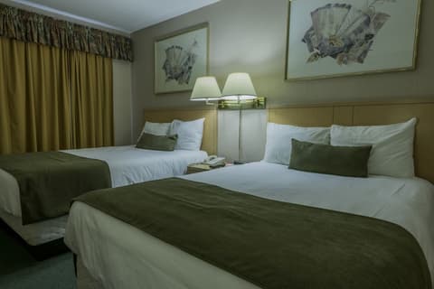 Howard Johnson by Wyndham Downtown Kamloops, Room