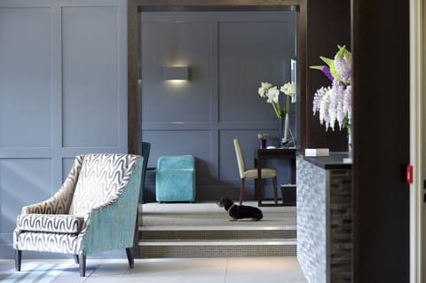 The Lodge Hotel - Putney, Lobby