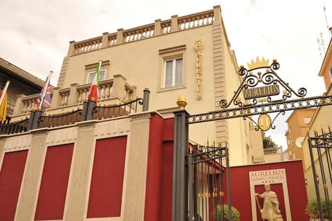 Aurelius Art Gallery Hotel, Exterior