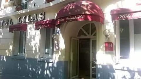 Hipotel Lilas Gambetta, Front of property - evening/night