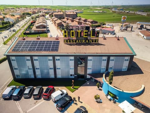 Rey Arturo Burgos, Front of property