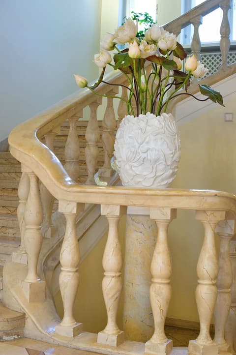 My City Hotel, Staircase