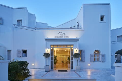 Aegean Plaza Hotel, Property entrance