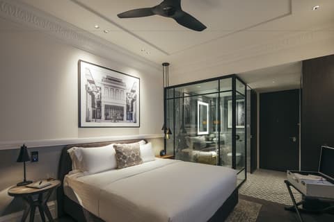 Grand Park City Hall, Room