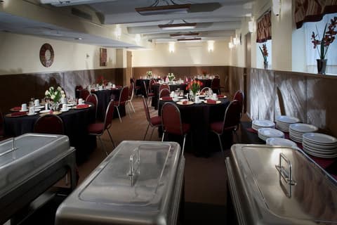 O'Haire Inn, Meeting facility