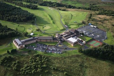 Glasgow Westerwood Spa & Golf Resort, Tennis court