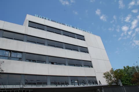 Eco Via Lusitana, Front of property