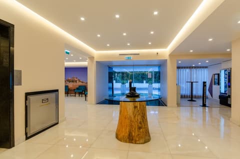 Hotel Lido, Reception