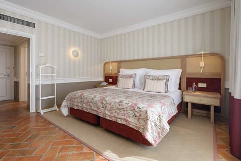 M'AR De AR Muralhas, Room