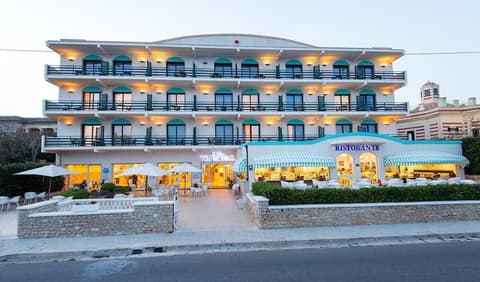 Hotel Terminal - Caroli Hotels, Front of property - evening/night