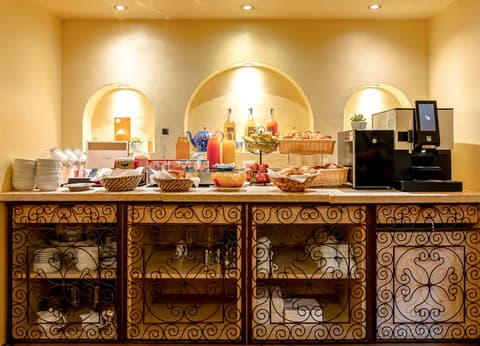 Villa Royale Montsouris, Breakfast buffet