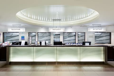 Radisson Blu Hotel Olumpia, Reception