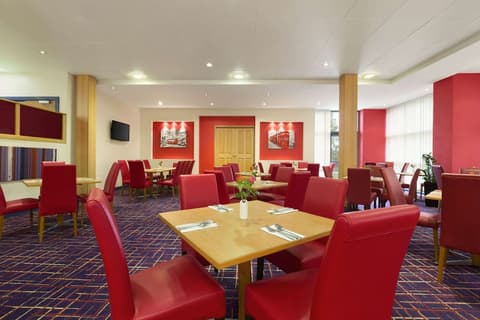 Ramada by Wyndham London North M1, Property amenity