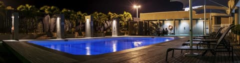 Crown Hotel, Outdoor pool