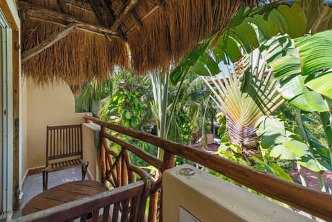 Riviera del Sol, Room