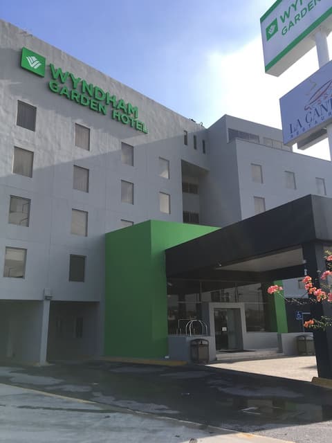Wyndham Garden Monterrey Valle Real, Property entrance