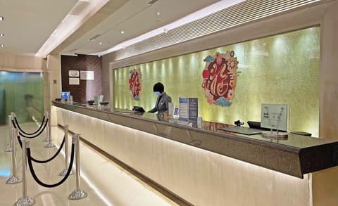 Merry Hotel Shanghai, Reception