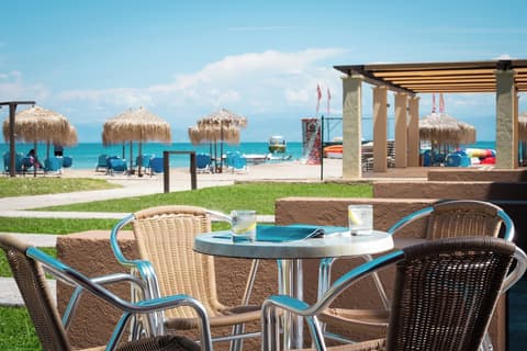 Mitsis Messonghi, Terrace/patio