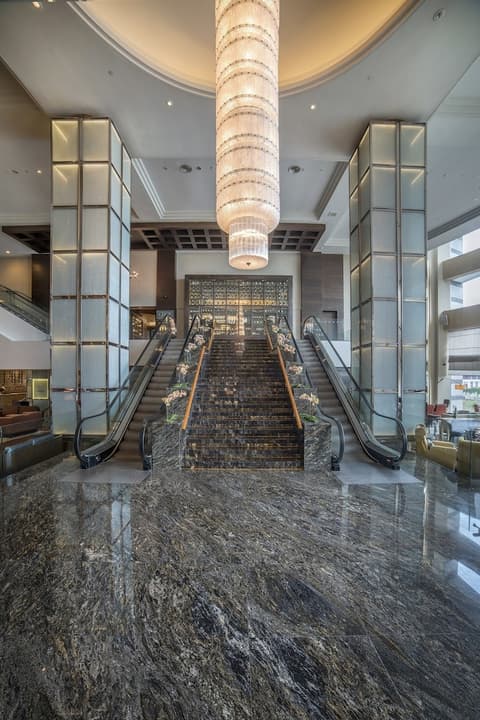 Hilton Kuala Lumpur, Lobby