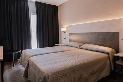 Port Fiesta Park Hotel, Room