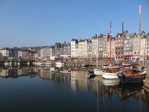 Mercure Rouen Val De Reuil, Point of interest