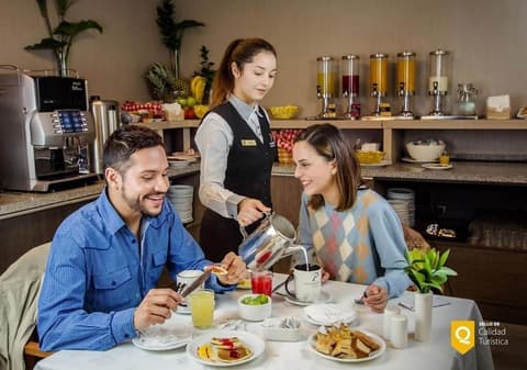 Panamericana Hotel Providencia, Restaurant