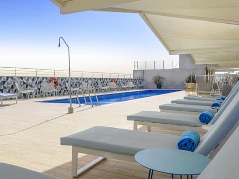 Novotel Sevilla, Rooftop pool