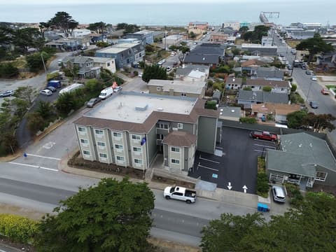 PACIFIC DRIFT San Francisco Pacifica, Front of property