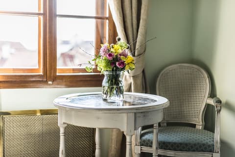 Golden Well Hotel, Room