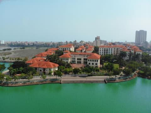 Diamond Westlake Suites, Property grounds