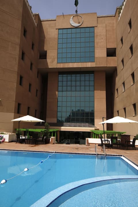 Holiday Inn Riyadh-Olaya by IHG, Terrace/patio