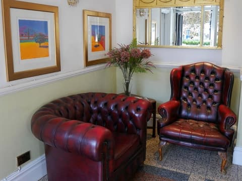 Gresham Hotel, Lobby