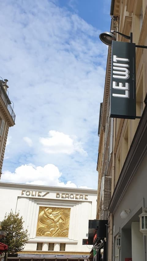 Wit Hotel, Exterior detail