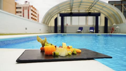 Hotel Vértice Sevilla, Pool