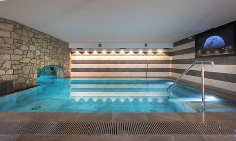 Hotel Metropole, Indoor pool
