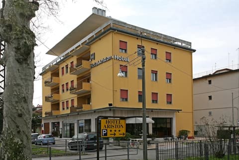 Hotel Ariston, Front of property