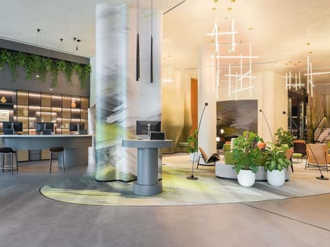 Novotel World Trade Centre, Lobby