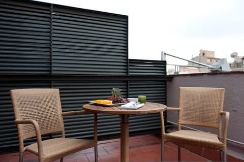 Catalonia Eixample 1864, Room